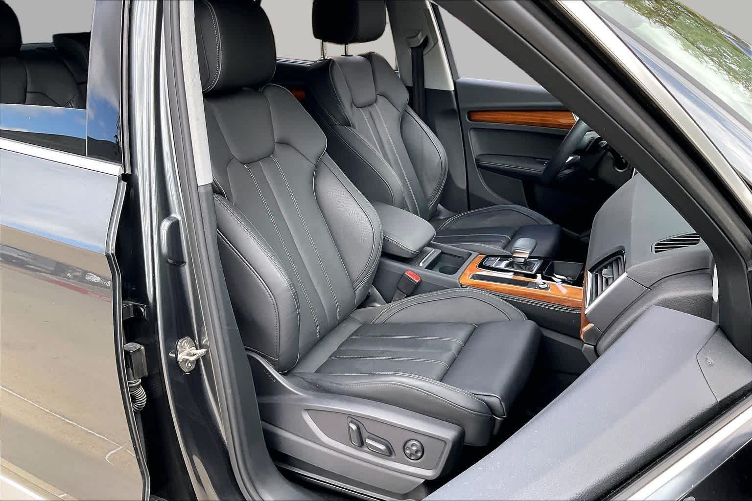 Used 2023 Daytona Gray Pearl Effect Audi S line Prestige image 9