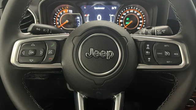 New 2026 Bright White Clear-Coat Exterior Paint Jeep Sahara image 17