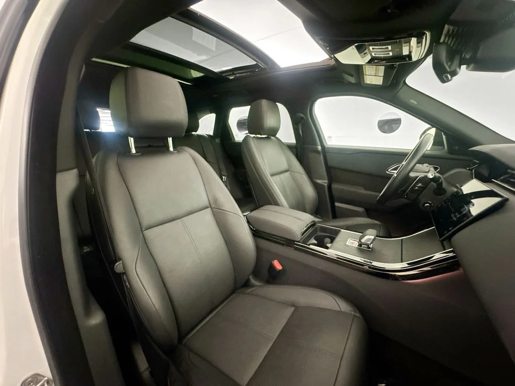 Certified Used 2025 White Land Rover Dynamic SE image 29
