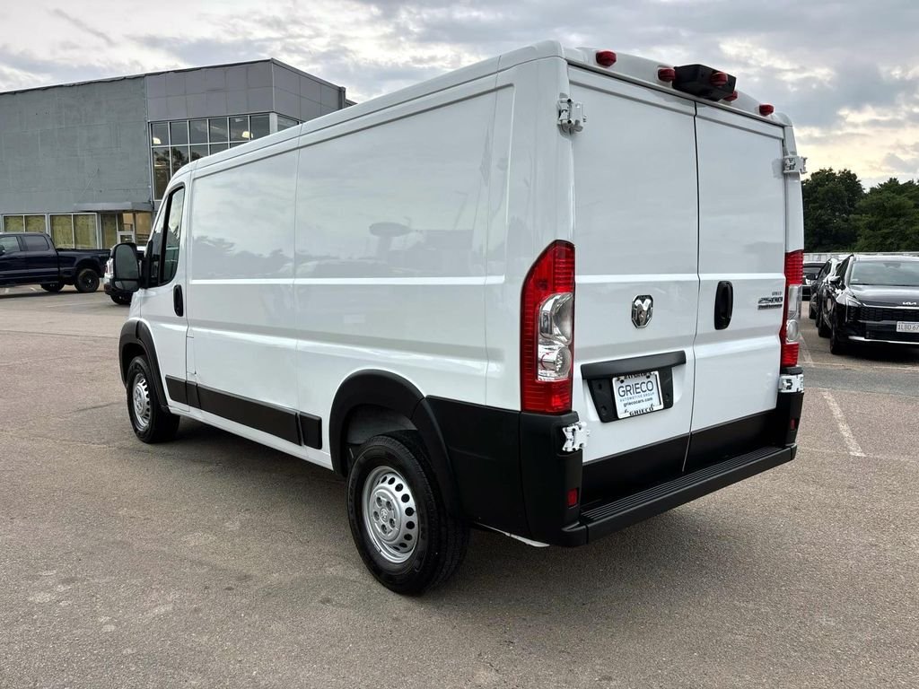 Used 2025 White Ram  image 5