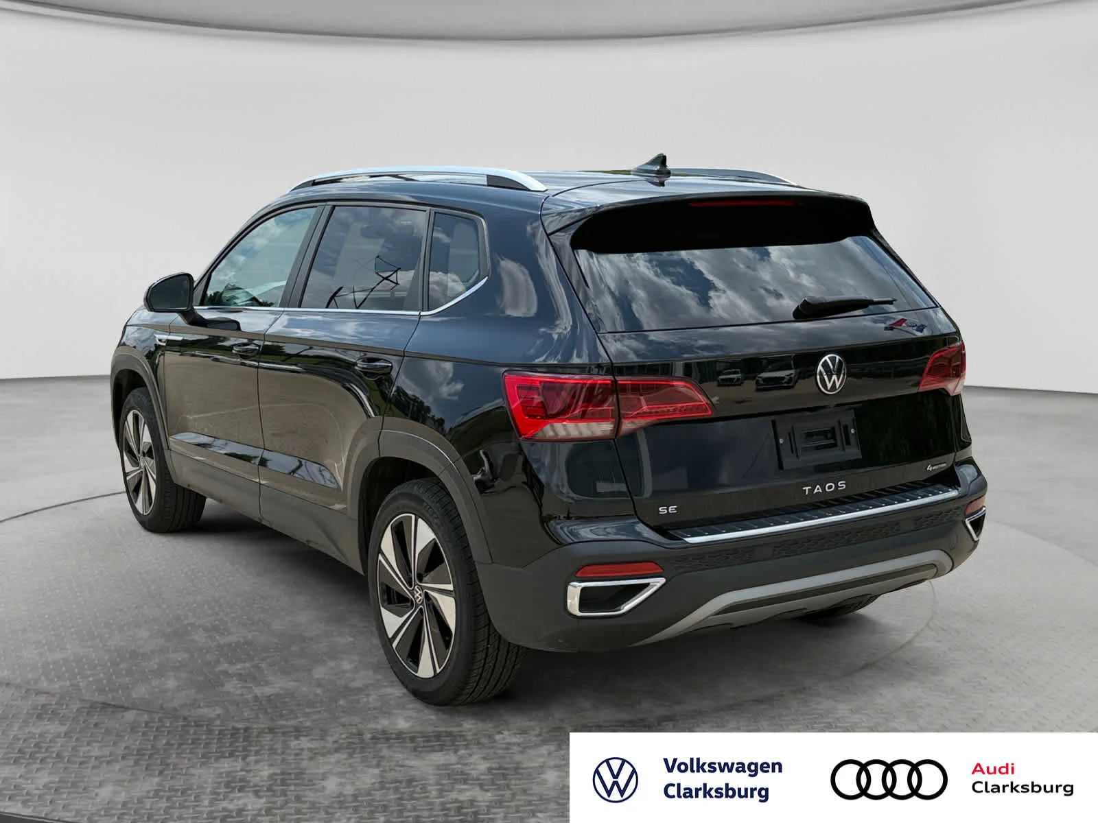 Used 2024 Deep Black Pearl Volkswagen SE image 7