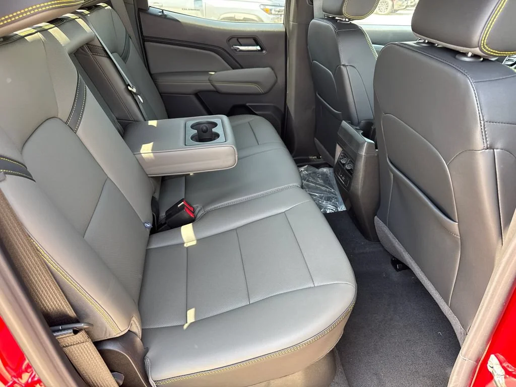 2026 Chevrolet Colorado ZR2 - Photo 11