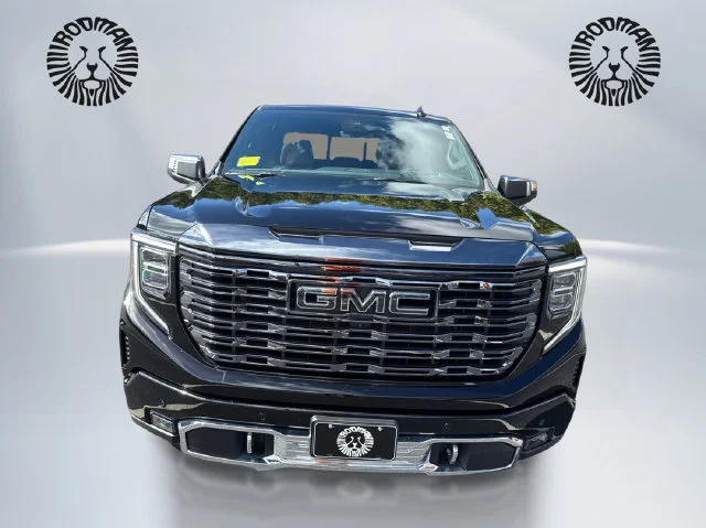 Used 2024 Onyx Black GMC Denali Ultimate image 2