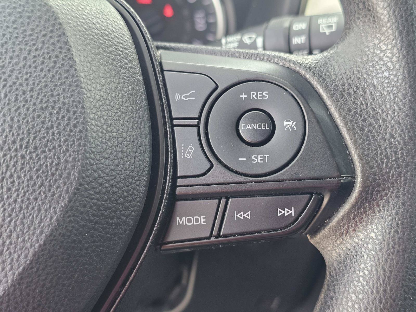 Used 2021 Silver Toyota XLE image 21