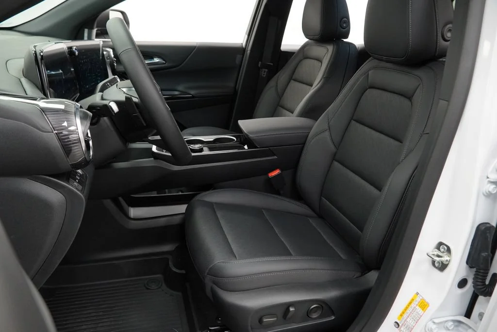 New 2027 Summit White Chevrolet LT image 7