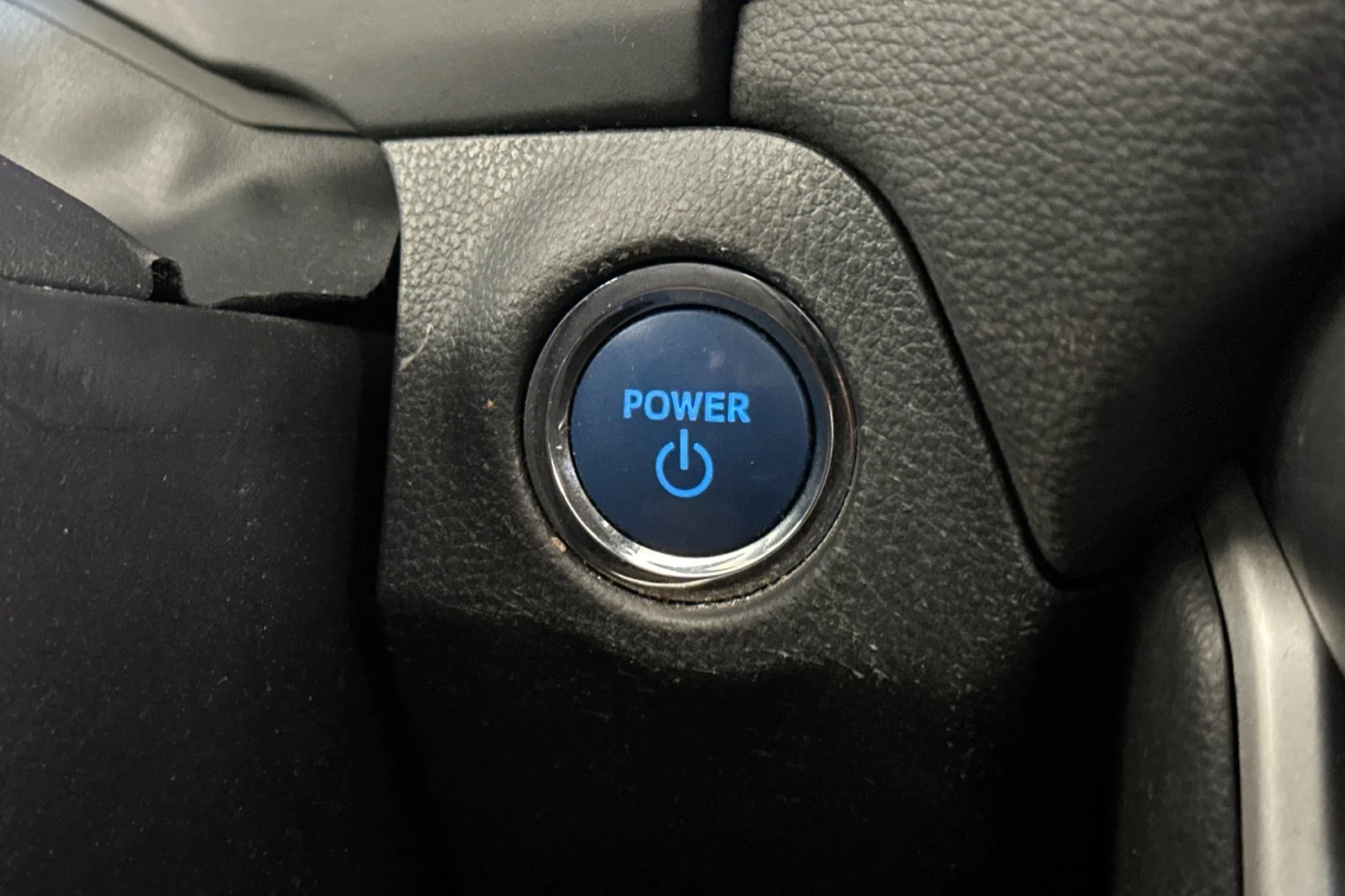 Used 2019 Silver Toyota XLE image 22
