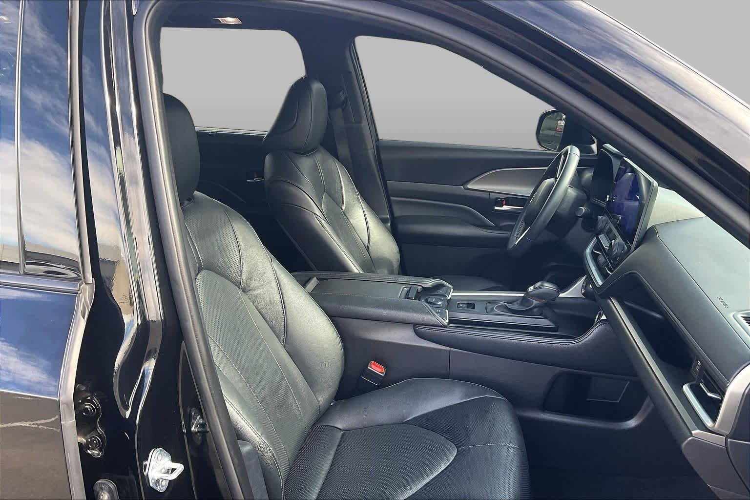 Used 2025 Midnight Black Metallic Toyota Hybrid Nightshade Edition image 9