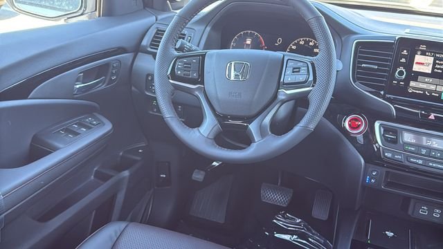 New 2026 Platinum White Pearl Honda Black Edition Two-Tone image 26