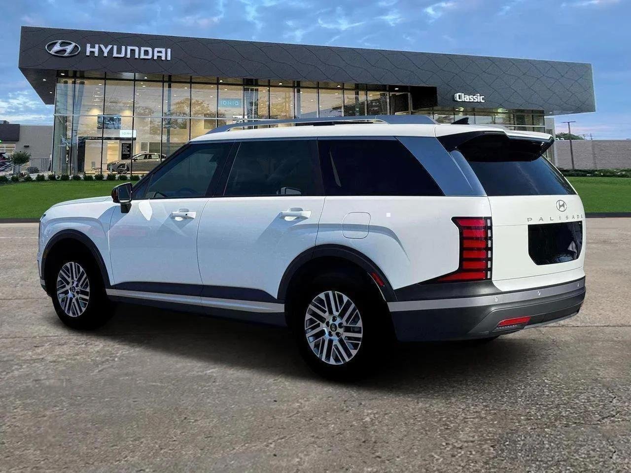 New 2026 Creamy White Pearl Hyundai SEL 7P image 4