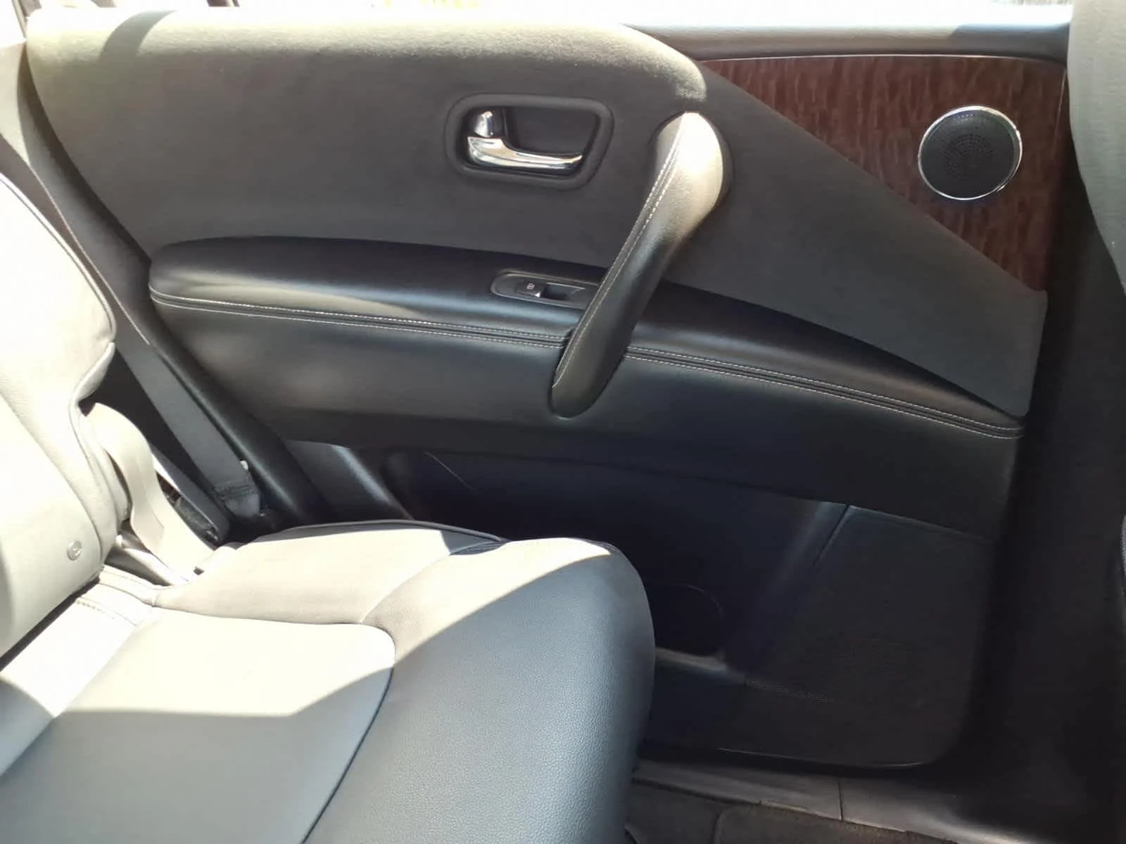 Used 2019 Hermosa Blue Pearl Nissan SV image 21