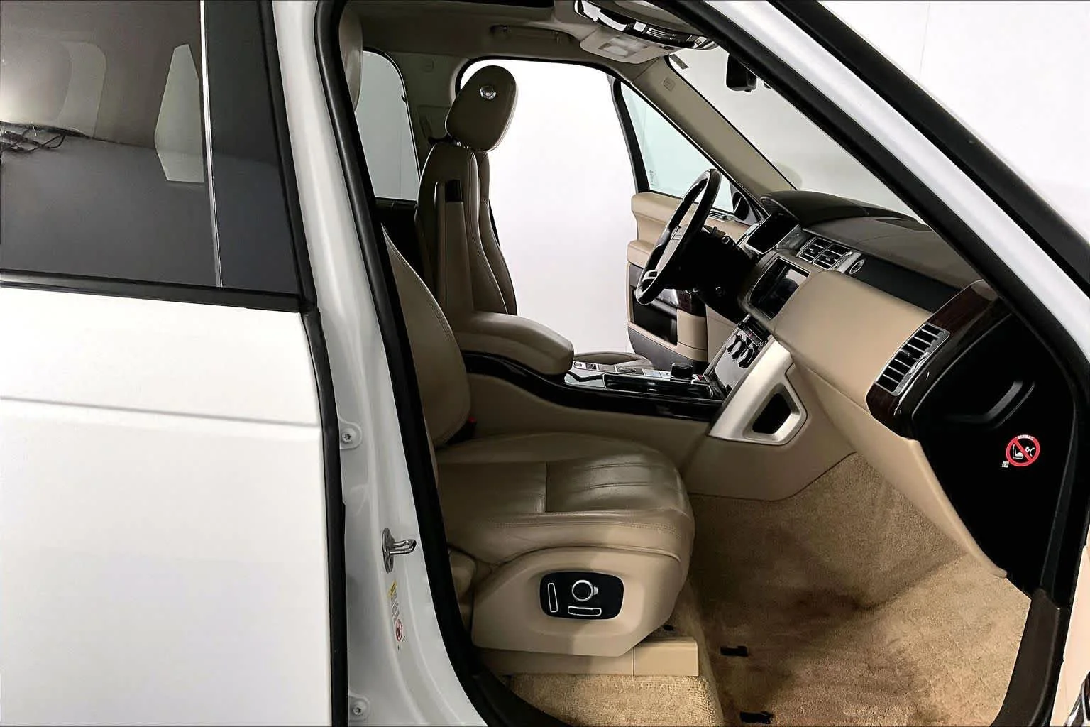 Used 2016 Fuji White Land Rover Supercharged image 8