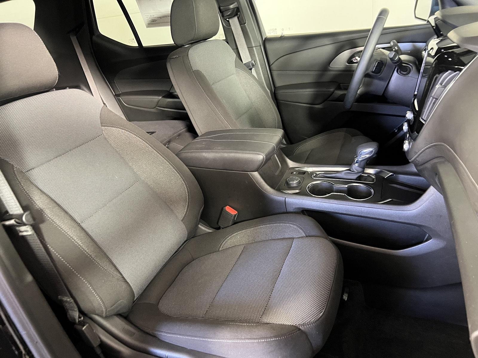 Used 2023 Mosaic Black Metallic Chevrolet LT Cloth image 27