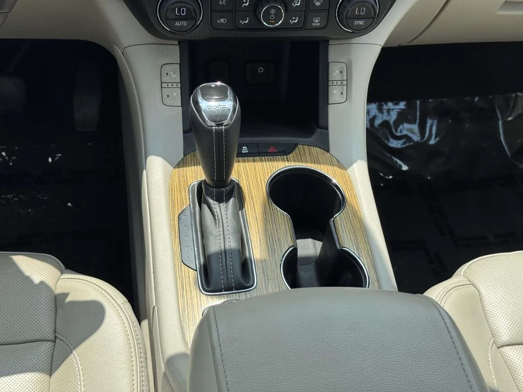 Used 2017 White GMC Denali image 22