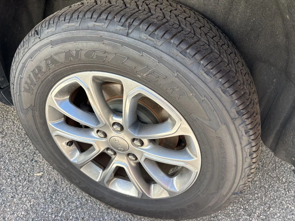 Used 2015 Black Jeep Limited image 16