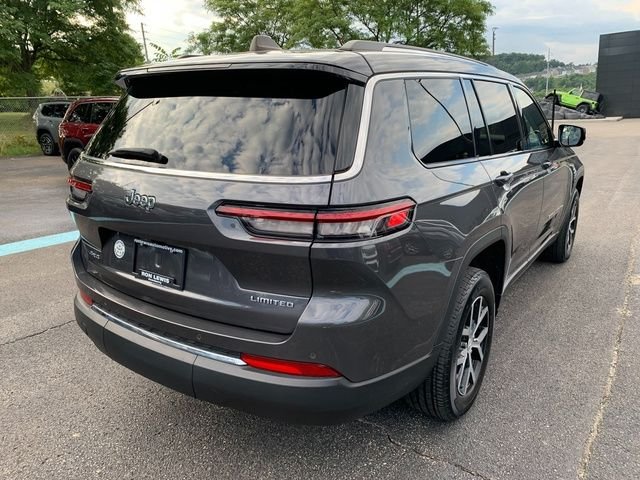 Used 2023 Gray Jeep Limited image 7