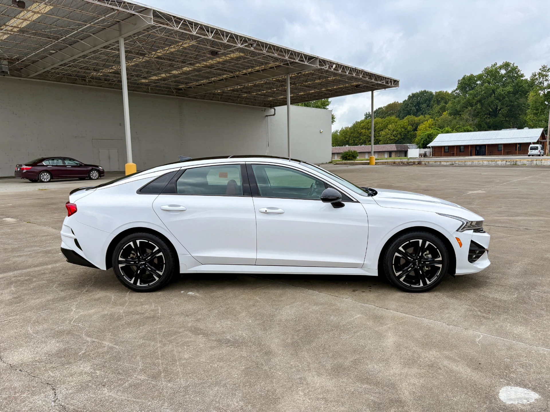 Used 2022 White Kia GT-Line image 14