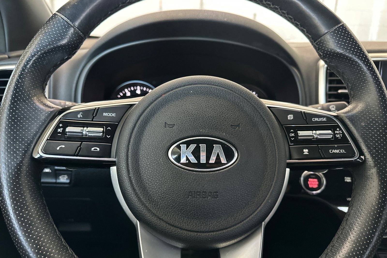 Used 2020 White Kia SX image 25