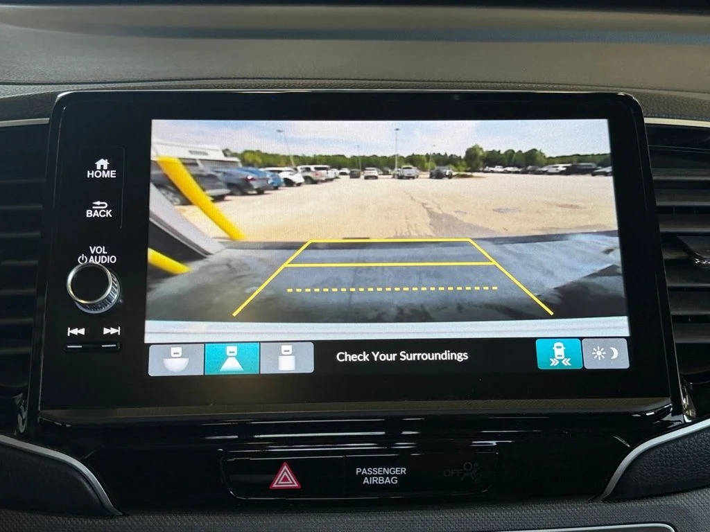 Used 2024 White Honda RTL image 22