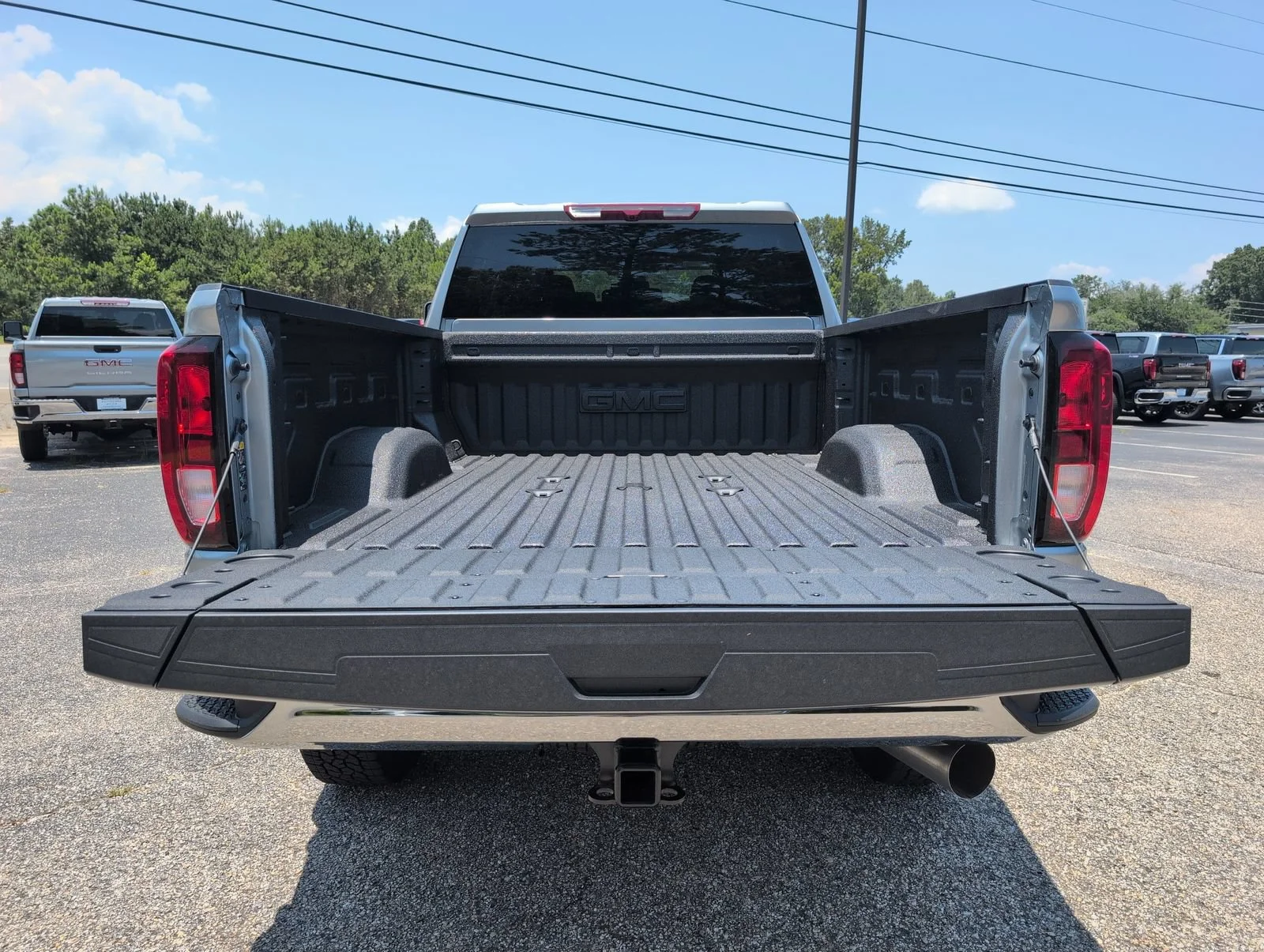New 2026 Sterling Metallic GMC SLE image 5