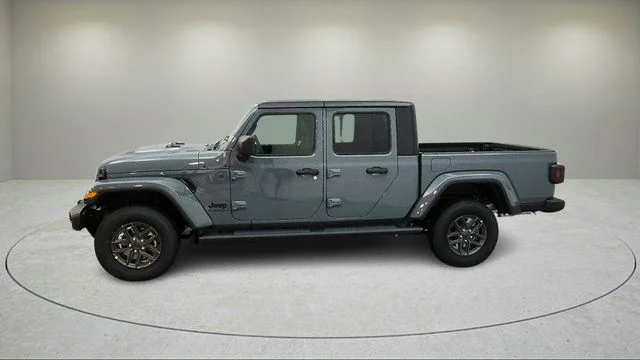 New 2026 Anvil Clear-Coat Exterior Paint Jeep Sport S image 5