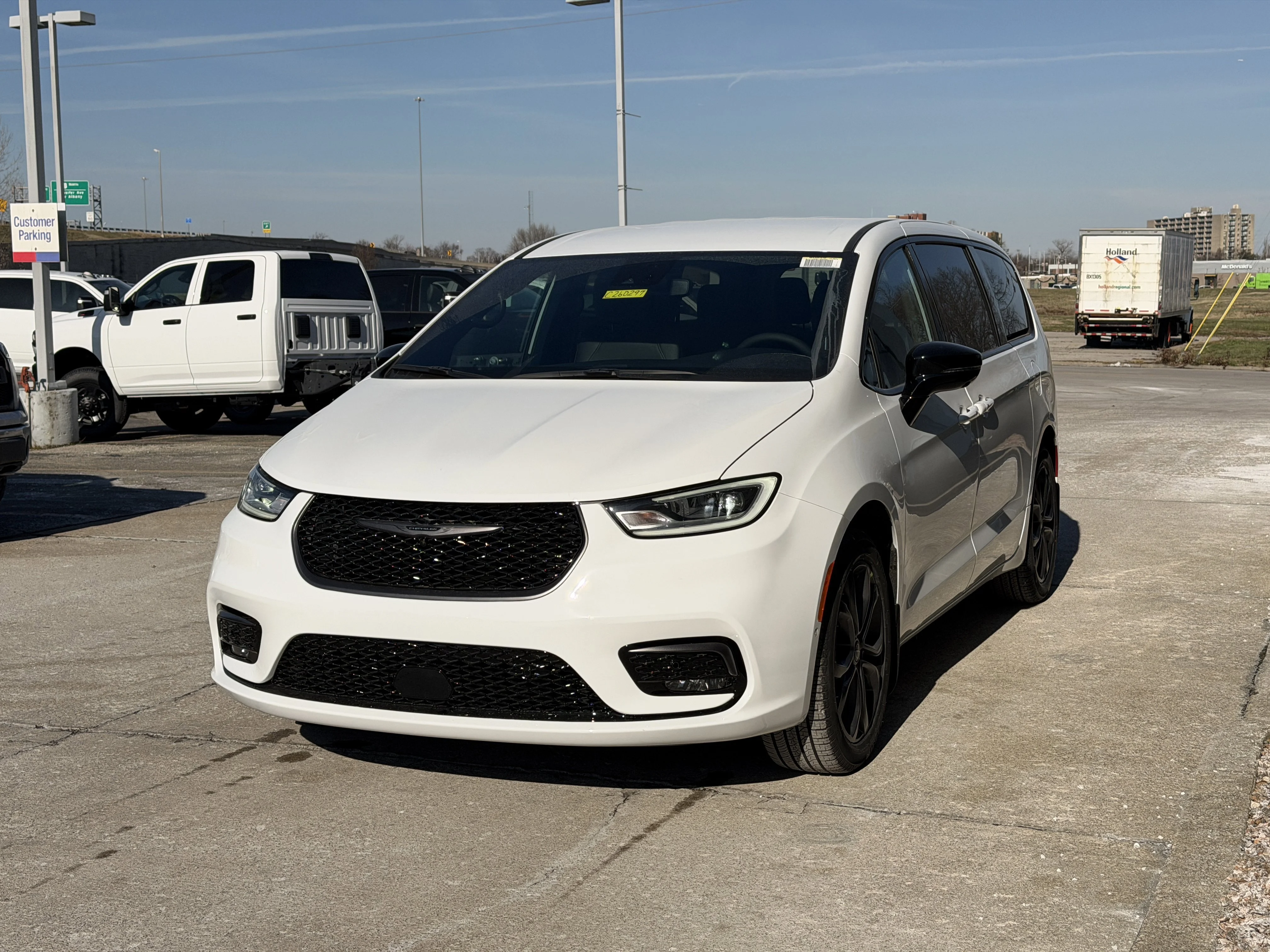 2026 Chrysler Pacifica Select - Photo 17
