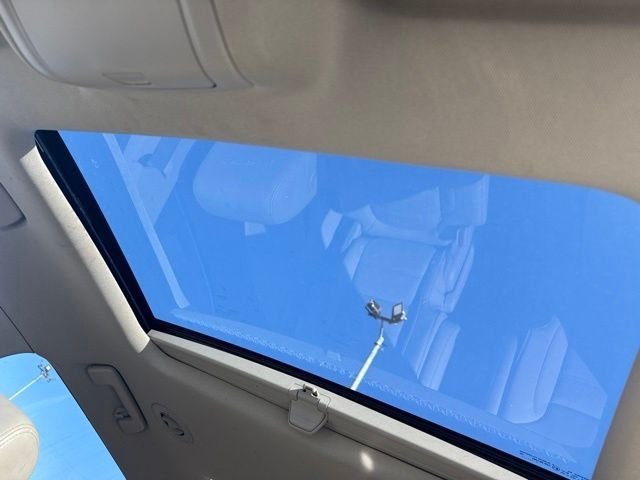 Used 2018 Silver GMC Denali image 21