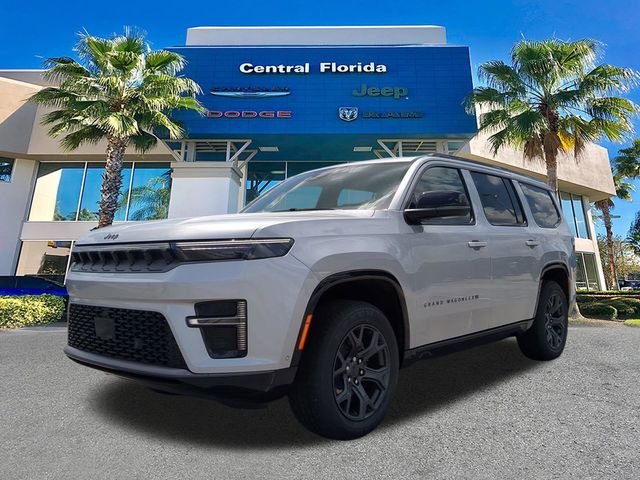 New 2026 Silver-Zynith Exterior Paint Jeep Limited Altitude image 9