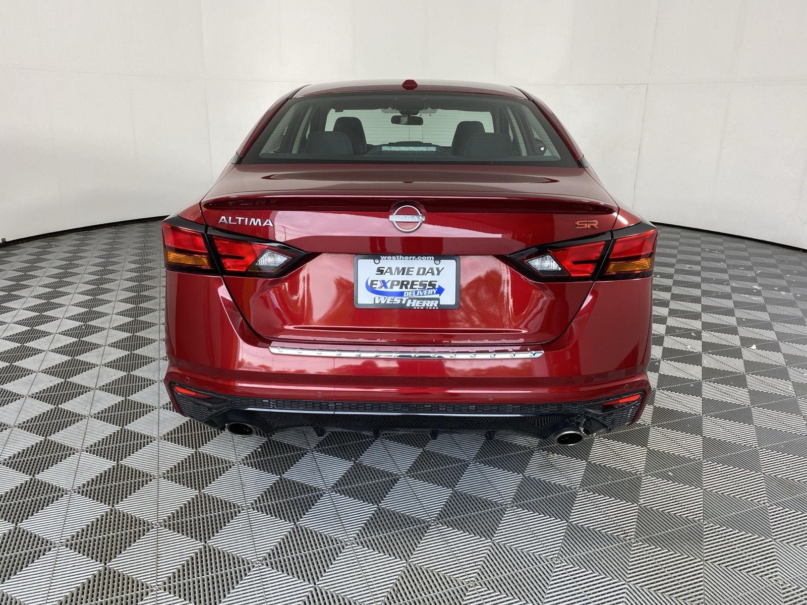 Used 2023 Scarlet Ember Tintcoat Nissan 2.5 SR image 6