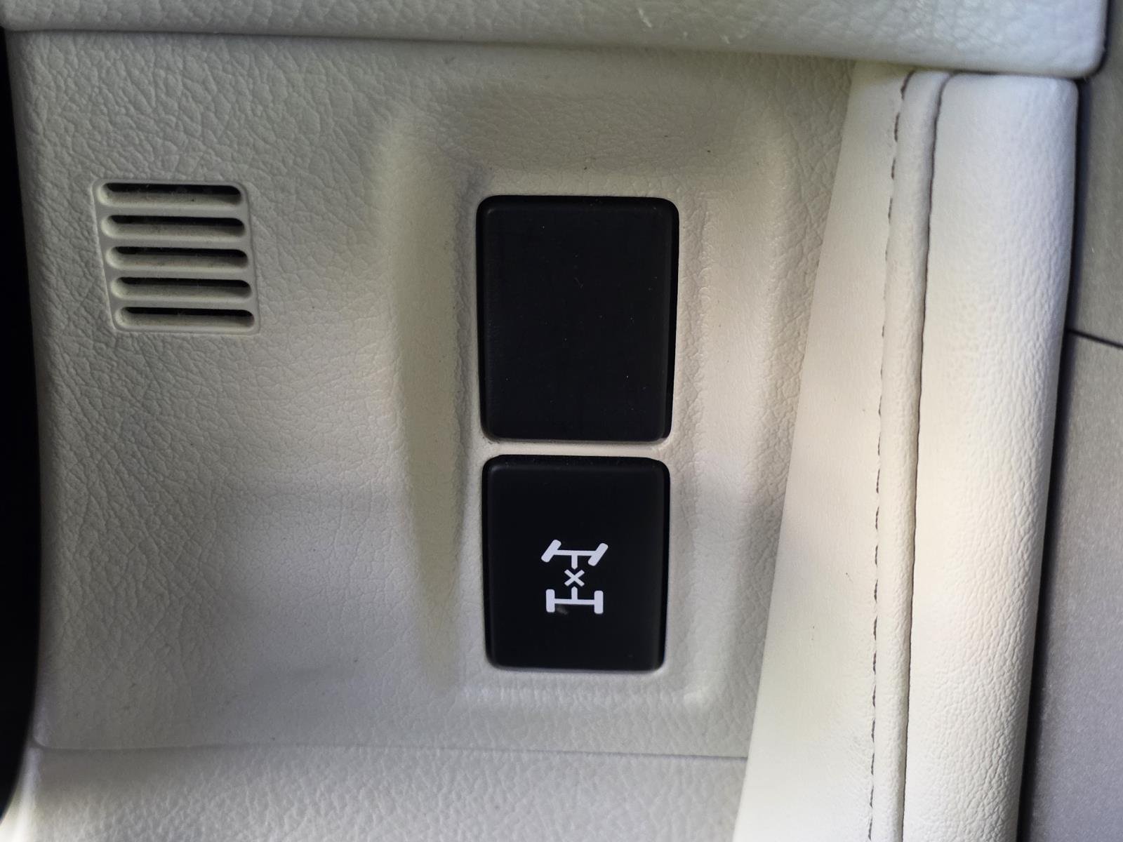 Used 2017 Silver Lexus 460 image 29