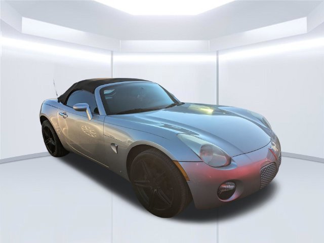 Used 2008 Silver Pontiac Base image 5