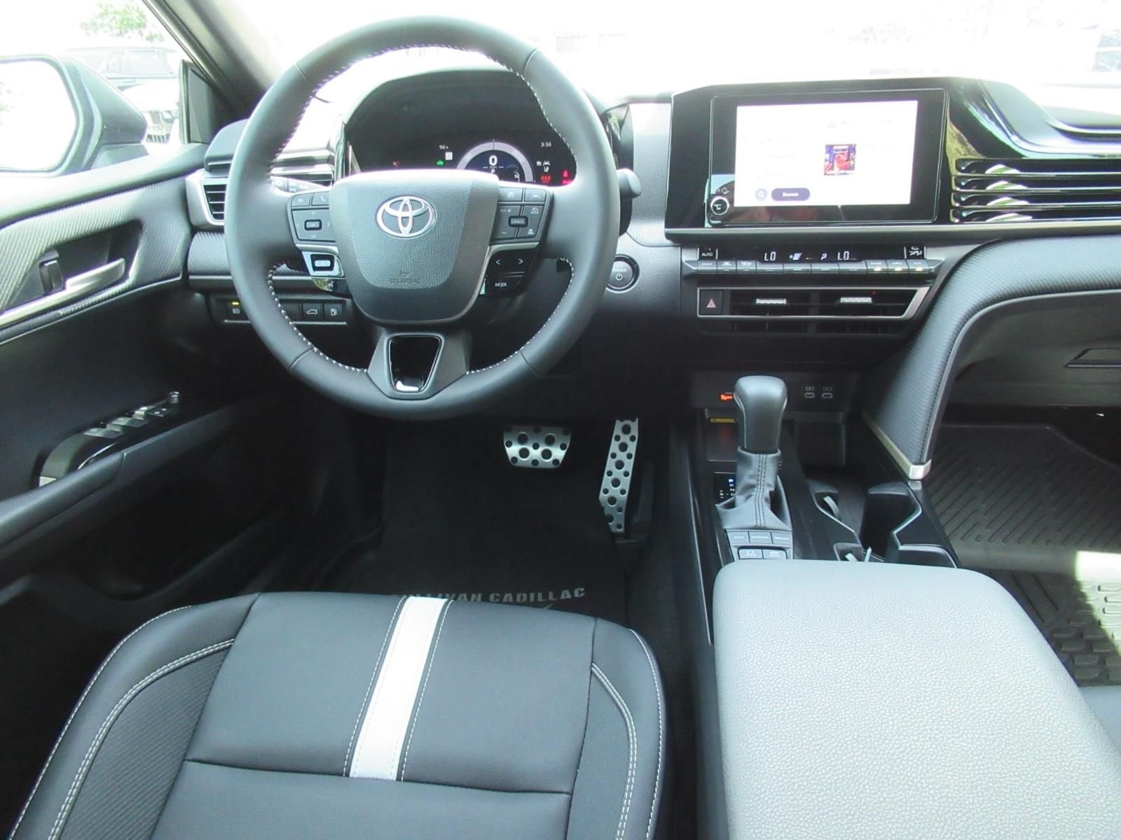 Used 2026  Toyota SE image 12