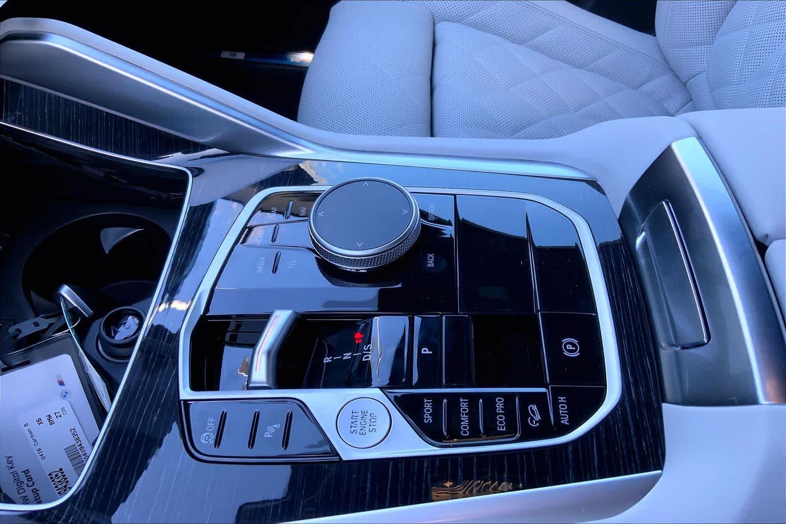 New 2027 Carbon Black Metallic BMW xDrive40i image 7