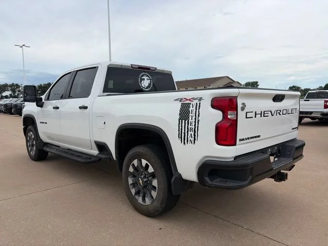 Used 2021 Summit White Chevrolet Custom image 6