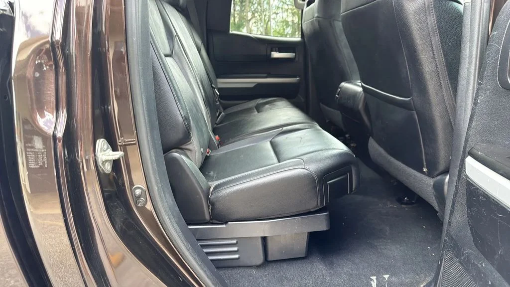 Used 2019  Toyota Limited image 8