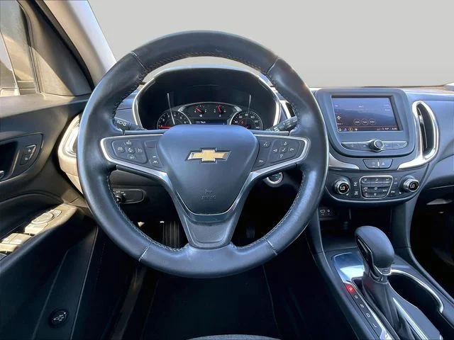 Used 2022 White Chevrolet LT image 11