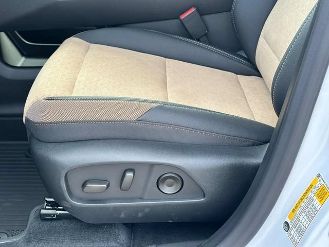 New 2026 Polar White Tricoat Chevrolet ACTIV image 10