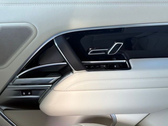 2025 Land Rover Range Rover SE - Photo 35