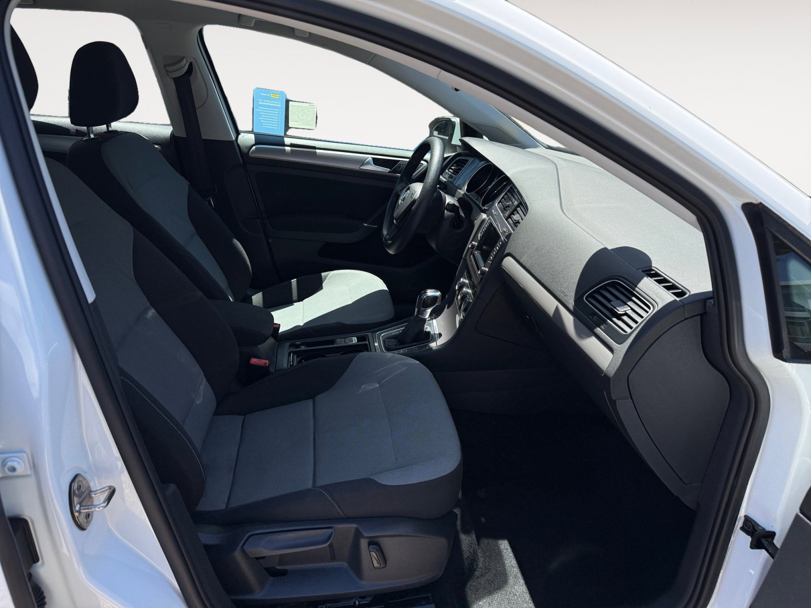 Used 2015 Pure White VOLKSWAGEN Limited Edition image 19