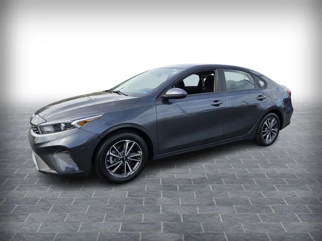 Used 2023 Gray Kia LXS image 3