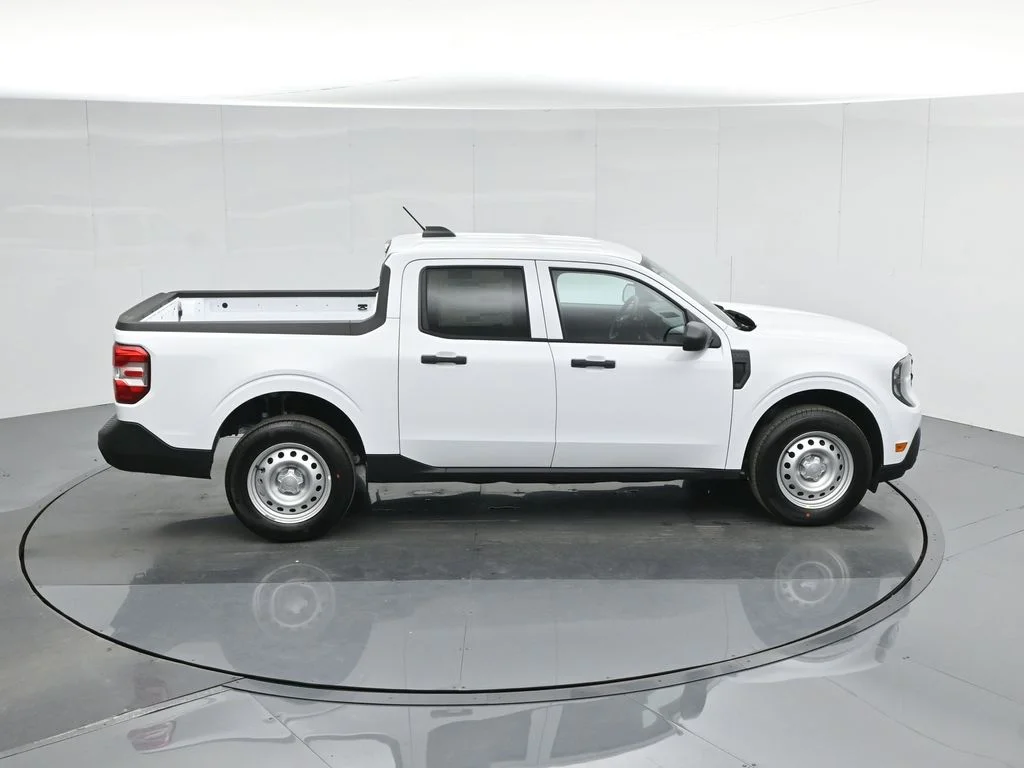 New 2026 Oxford White Ford XL image 36