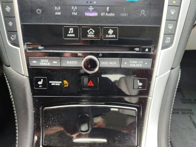 Used 2022 White INFINITI LUXE image 22