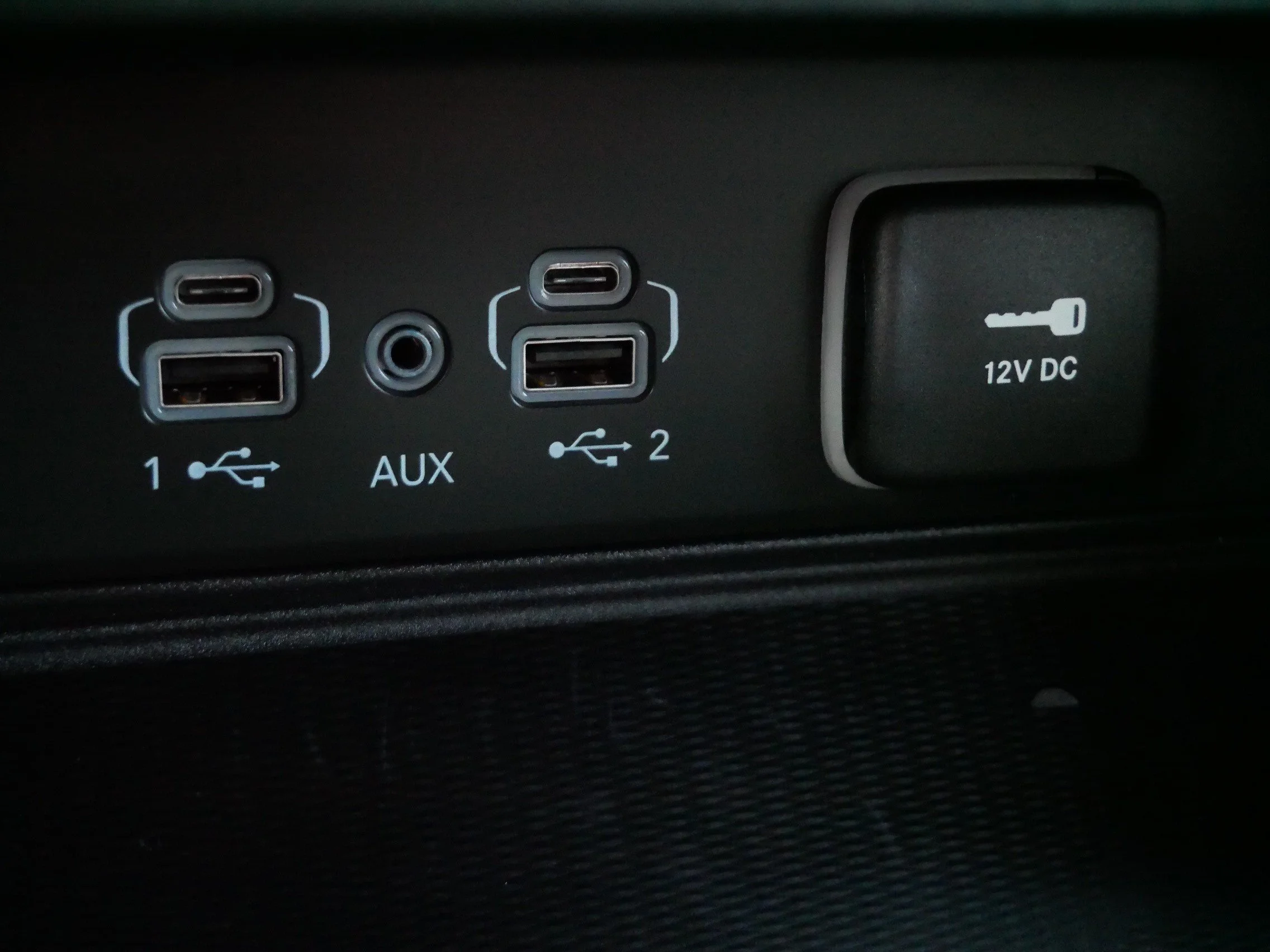 Used 2025 Diamond Black Crystal Pearlcoat Jeep  image 31