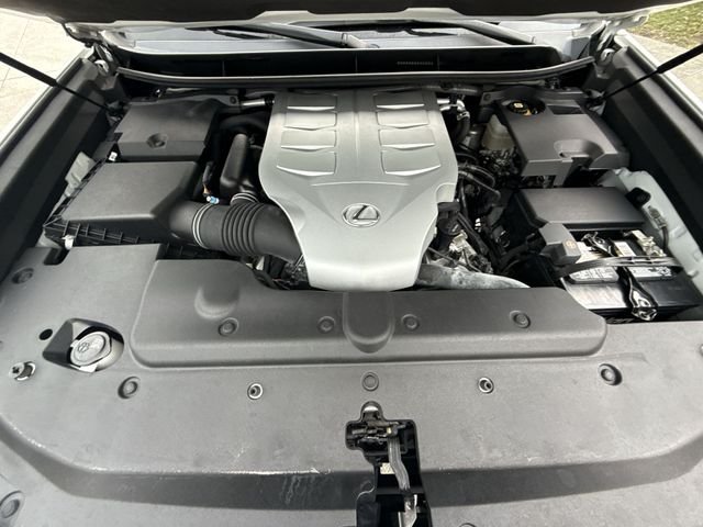 Certified Used 2022 White Lexus 460 image 27