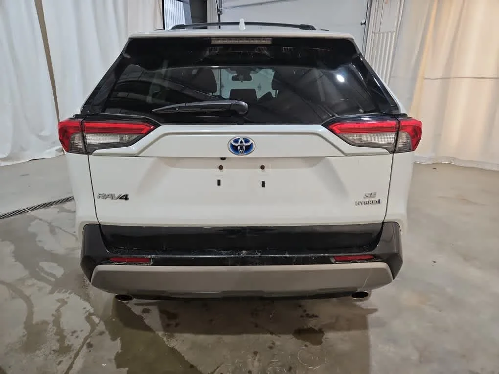 Used 2023 Wind Chill Pearl Toyota Hybrid SE image 5