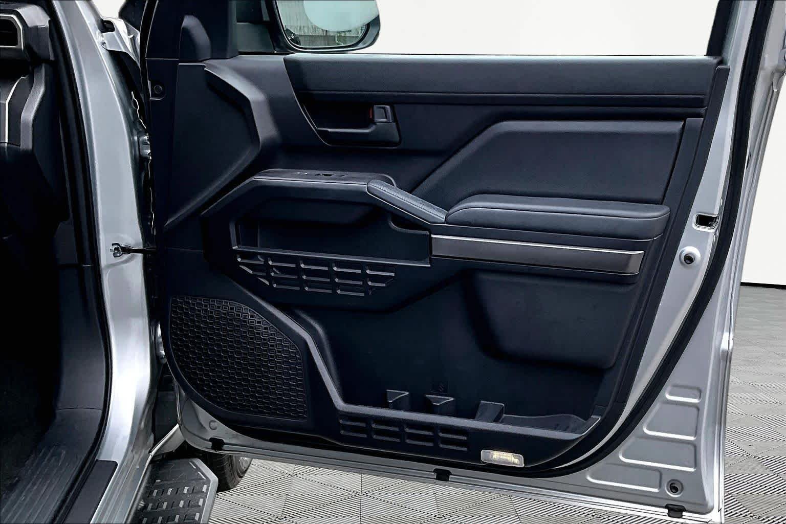 Used 2025 Cutting Edge Toyota SR5 image 23