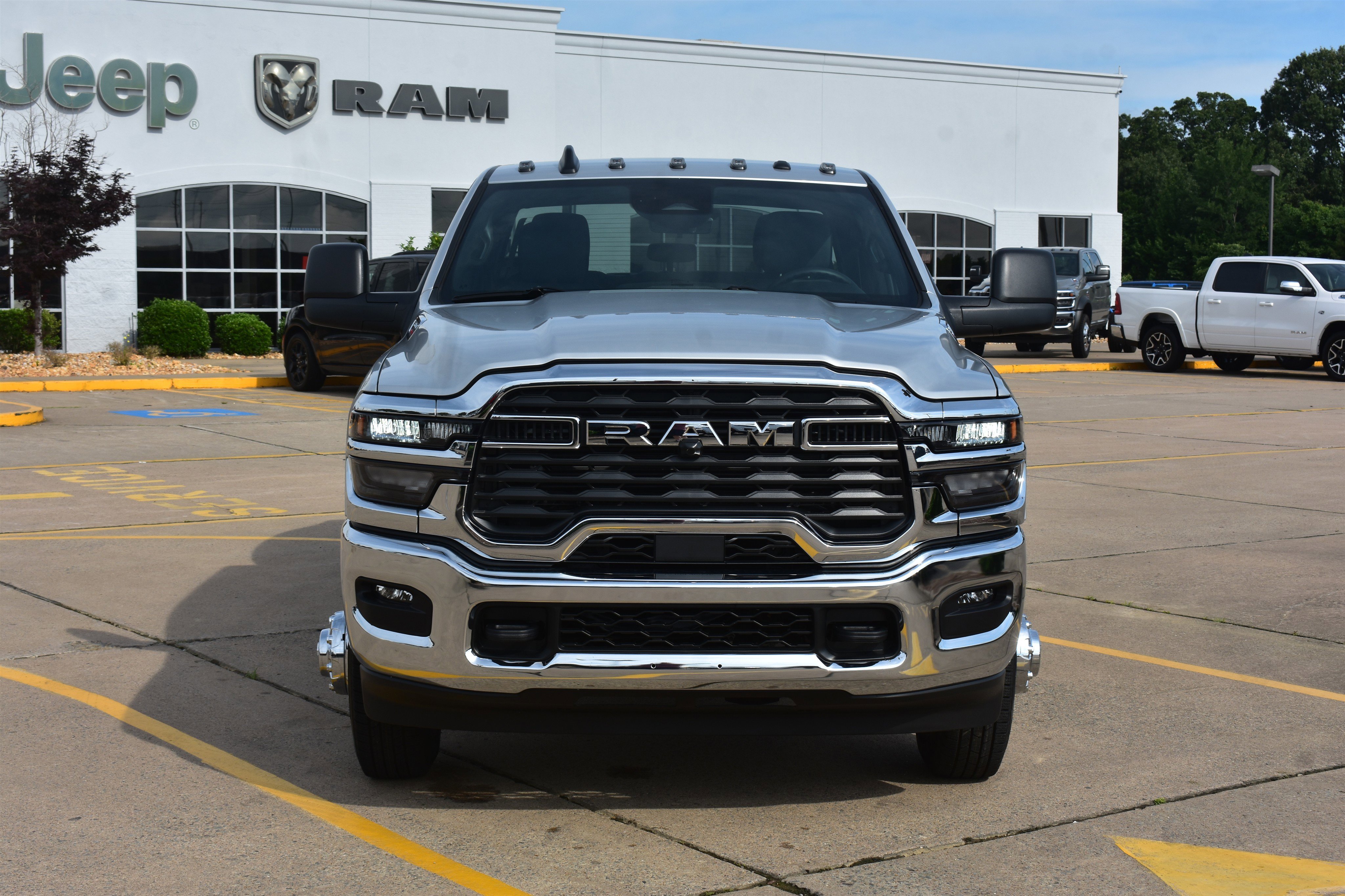 New 2026 Silver-Zynith Exterior Paint RAM Tradesman image 2