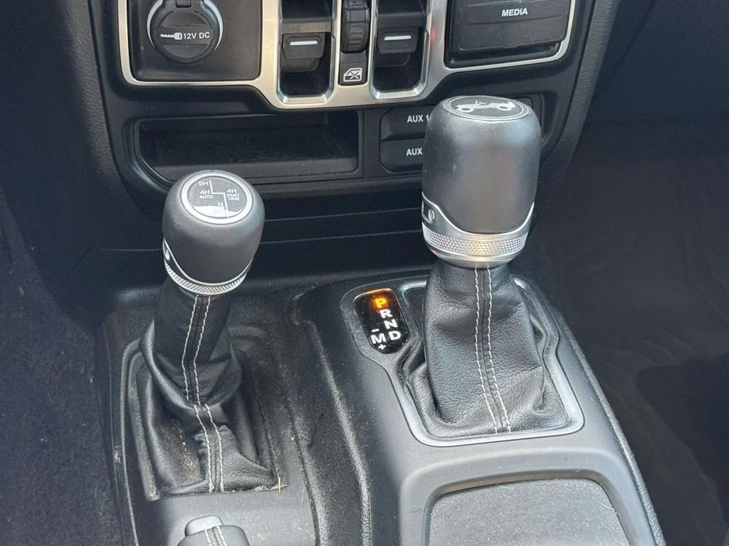 Used 2019 White Jeep Unlimited Sahara image 20