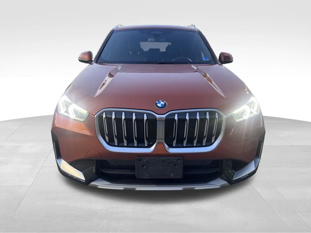 Used 2025 Orange BMW xDrive28i image 5