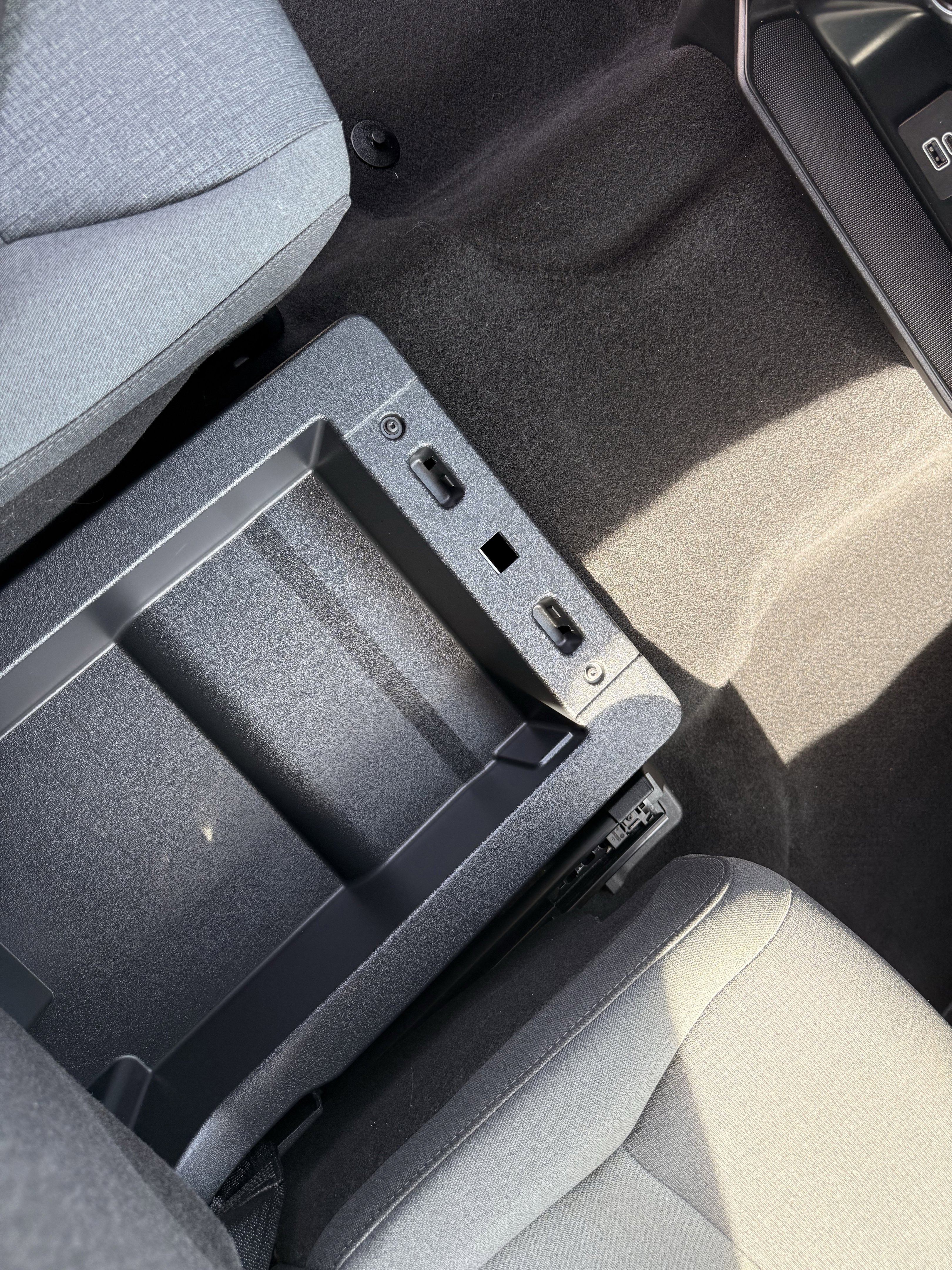 Used 2025 Silver Metallic Ford XLT image 28
