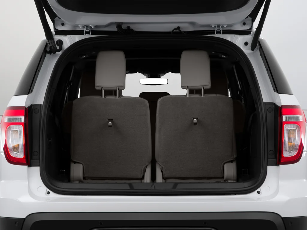 Used 2015 White Ford Limited image 29